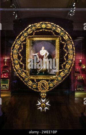 Arnaud BEINAT/Maxppp 2024/01/17, Parigi, Francia. Musée de la Légion d'honneur et des ordres de chevalerie. Collier de la Légion d'honneur datant du Premier Empire. ITALIANO: Museo della Legione d'Onore e degli ordini di cavalleria. Collana della Legione d'Onore modello di First Empire Credit: MAXPPP/Alamy Live News Foto Stock