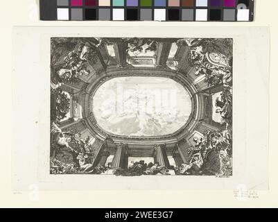 Trompe -l'oeil soffitto con esecuzione mitologica, Daniël Marot (i), dopo il 1703 - prima della stampa del 1800 il soffitto è sostenuto da colonne, pilastri e un cornicione dell'ordine corinzio. Negli angoli sono presenti medaglioni, visti dal basso. Copia passata in stampa da serie con soffitti disegnati e pubblicati da Daniel Marot. Incisione della carta nei Paesi Bassi (possibilmente) Foto Stock