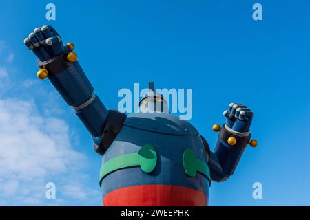 Tetsujin 28-Go Statue (Gigantor) Wakamatsu Park Foto Stock