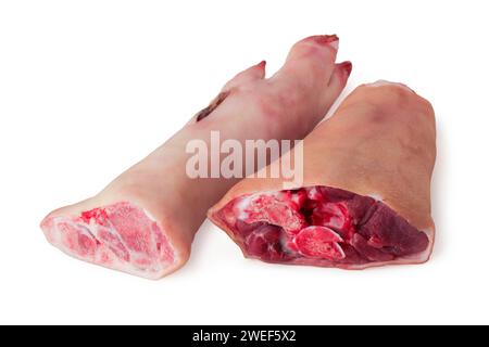Pezzi di zampe di maiale isolati su uno sfondo bianco. Set di carne in jellied Foto Stock