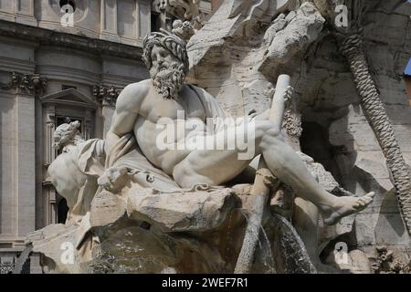 Italia. Roma. Fontana Die quattro fiumi. Piazza Navona. God of the River Gange di Gian Lorenzo Bernini, 1651. Foto Stock