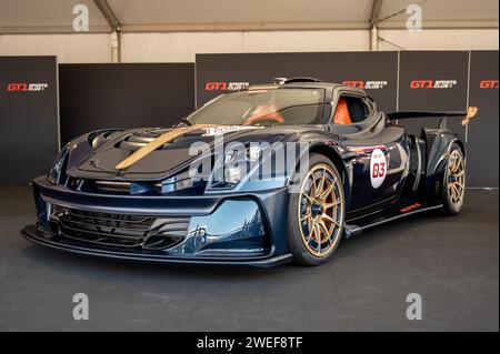 Vista frontale della supercar da corsa GT1 Picasso Automotive 660 LMS PS-01 in blu Foto Stock