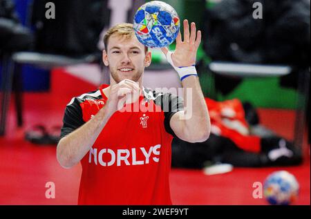 Colonia, Tyskland. 25 gennaio 2024. Mathias Gidsel durante la sessione di allenamento della squadra danese nella Lanxness Arena di Colonia, Germania, giovedì 25 gennaio 2024. La Danimarca giocherà contro la Germania nella semifinale del Campionato europeo di pallamano EHF 2024 Mens venerdì credito: Ritzau/Alamy Live News Foto Stock