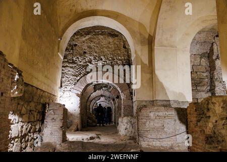 Catacombe inesplorate in Italia, città di Napoli, visita il museo e l'area archeologica. Foto Stock