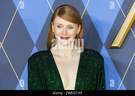 Londra, Regno Unito. 24 gennaio 2024. Bryce Dallas Howard partecipa alla prima mondiale di "Argylle" al cinema Odeon Luxe di Leicester Square. Credito: Wiktor Szymanowicz/Alamy Live News Foto Stock