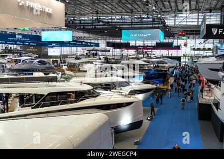 Grandi yacht, yacht di lusso, nel padiglione 6 di BOOT 2024, la più grande fiera al mondo di yacht e sport acquatici a Düsseldorf, NRW, Germania Foto Stock