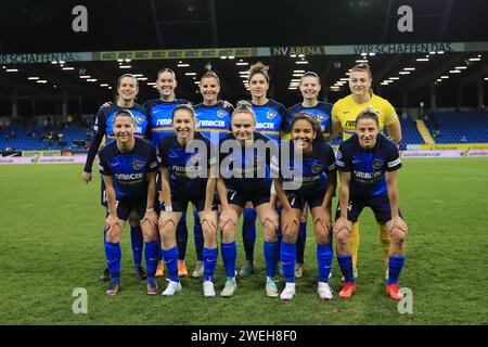 St Polten partenza per la partita UEFA Womens Champions League St Polten vs Olympique Lyon all'NV Arena St Polten (Tom Seiss/ SPP) credito: SPP Sport Press Photo. /Alamy Live News Foto Stock