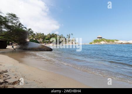 Il paesaggio della spiaggia di Cabo San Juan, situato nel parco tayrona, è una delle spiagge più famose della colombia Foto Stock