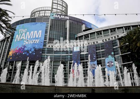25 gennaio 2024, Anaheim, CA, US: NAMM Show gennaio 2024 all'Anaheim Convention Center in California. Il NAMM Show è un evento annuale negli Stati Uniti organizzato dalla National Association of Music Merchants, che lo descrive come "il palcoscenico più grande del industryâ, che unisce le comunità globali di musica, suono e tecnologia di intrattenimento" (Credit Image: © Dave Safley/ZUMA Press Wire) SOLO PER USO EDITORIALE! Non per USO commerciale! Foto Stock