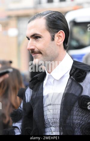 Paris a été pour la 2ème semaine consécutive, le paradis de la mode. Cette semaine ce sont des défilés haute couture qui ont attiré les célébrités Foto Stock