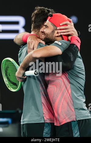 Melbourne, Australia, 25 gennaio 2024. Il tennista italiano Andrea Bolelli e Simone Bolelli durante gli Australian Open Tennis Grand Slam 2024 a Melbourne Park. Crediti fotografici: Frank Molter/Alamy Live news Foto Stock