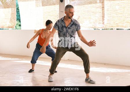 Istruttori Taiji che seguono la loro routine di allenamento Foto Stock