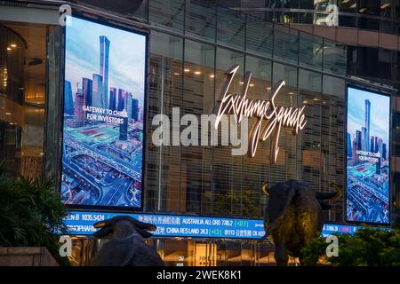 Esterno della nuova Borsa di Hong Kong, Piazza della Borsa, Hong Kong, Cina. Foto Stock