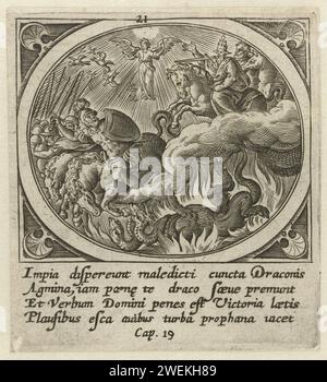 Battaglia tra esercito celeste e terreno, 1585 stampa un angelo è in mezzo al sole e chiama gli uccelli. L'esercito celeste, guidato da un cavaliere con mitra papale e spada in bocca, combatte contro l'esercito terreno. La bestia muore in un mucchio di fuoco. Nel margine una didascalia a quattro righe in latino. Ventunesima stampa di una serie di ventiquattro con la rivelazione di Giovanni su Patmos. carta che incide la bestia e il falso profeta conquistati Foto Stock