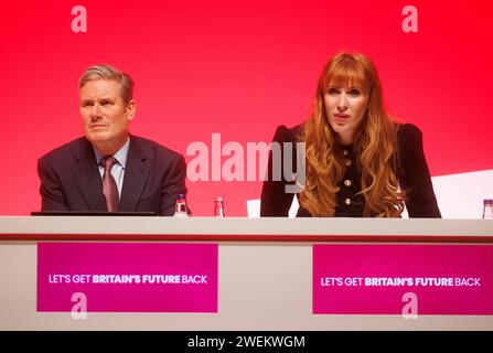 Leader laburista, Keir Starmer, con la sua vice, Angela Rayner, alla Conferenza del Partito Laburista. Foto Stock