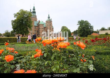 Copenaghen, Danimarca - 17 agosto 2023: Castello di Rosenborg nel Kings Garden/ Foto Stock