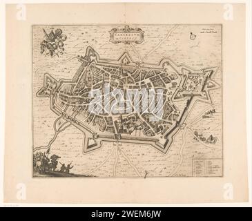 Mappa di Cambrai, Anonimo, c. 1700 - 1728 stampa Mappa di Cambrai in una prospettiva sintetica. In alto, al centro, il cartiglio del titolo. In basso a destra un framework con la legenda a-y. In alto a sinistra l'arma dell'Arcidiocesi di Kamerijk. In alto a destra un recipiente: Scala di 50 asta. mappe di incisione/incisione su carta delle città. stemma (simbolo dello stato, ecc.) (+ provincia; provinciale). Città fortificata di Cambrai Foto Stock