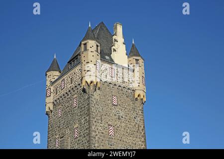 Storico cancello superiore, porta della città, torre di difesa, guglia, Mayen, Vulkaneifel, Eifel, Renania-Palatinato, Germania Foto Stock