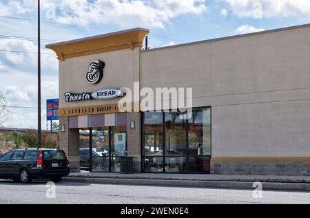 Houston, Texas USA 09-24-2023: Facciata del negozio Panera Bread a Houston, Texas. Catena di ristoranti fast food American Bakery Cafe. Foto Stock