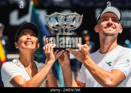 Melbourne, Australia, 26 gennaio 2024. Il tennista su-Wei Hsieh da Tapei e Jan Zielinski dalla Polonia all'Australian Open Tennis Grand Slam 2024 a Melbourne Park. Crediti fotografici: Frank Molter/Alamy Live news Foto Stock