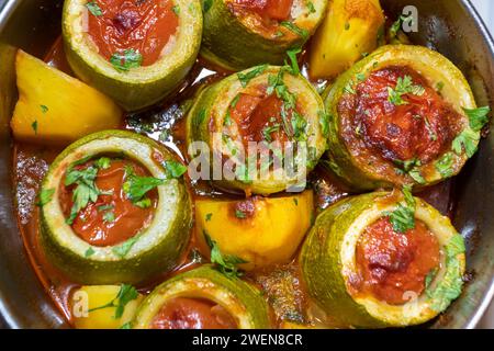 zucca ripiena di carne macinata e patate Foto Stock