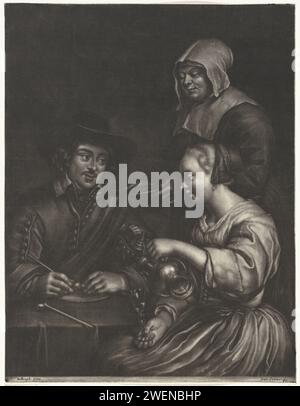 Un uomo e una donna a tavola, Jan van Somer, dopo Gerard ter Borch (II), 1655 - 1700 stampe in una locanda sono un uomo e una donna a un tavolo. Lei versa del vino e lui ferma il suo tubo. Sono serviti da De Waardin. tubo di carta  tabacco. vino  bevande alcoliche. inn, caffetteria, pub, ecc.. Foto Stock