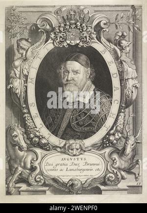 Ritratto di August II de Jongere, duca di Braunschweig-Lüneburg, Coenraet Waumans, dopo Anselmo di loro, 1652 stampa Ritratto di August II de Jongere, duca di Braunschweig-Lüneburg, in accompagnamento ovale con ghirlande ed Ermanni e un bordo in latino, assegnato con uno stemma. Nel cartiglio, affiancato da un cavallo sdraiato e da un cervo, il nome della persona ritratta in latino. Numerato in basso a destra: 18. supporto araldico per incisione su carta. erbe (ornamenti da giardino). cavallo. animali a zoccolo: cervi Foto Stock