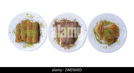 Dessert tradizionali turchi, kadayif birmano, baklava fredda e baklava di cozze, isolati su sfondo bianco Foto Stock