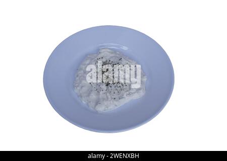 Haydari è un tipo di piatto a base di yogurt simile a un cacık denso, a base di erbe e spezie, combinato con aglio e yogurt. Foto Stock