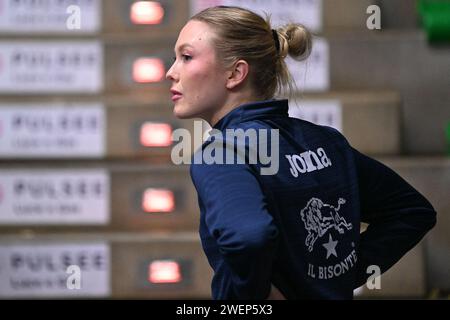 Treviso, Italia. 24 gennaio 2024. Lauren Stivrins ( Bisonte Firenze ) durante il Prosecco Doc Imoco Conegliano vs il Bisonte Firenze, partita di Coppa Italia femminile di pallavolo a Treviso, Italia, 24 gennaio 2024 crediti: Agenzia fotografica indipendente/Alamy Live News Foto Stock