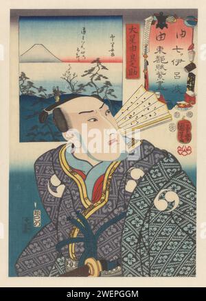 OBOSHI YURANOSUKE CON FAN BIANCO AL COLLO DI KIMONO, UTAGAWA KUNIYOSHI, stampa 1852 Ôboshi Yuranosuke con fan bianco pugnalato dietro la testa nel suo kimono. In alto a sinistra un paesaggio con il Monte Fuji sullo sfondo. colore carta tagliata su legno uomo adulto. fan. paesaggi Foto Stock