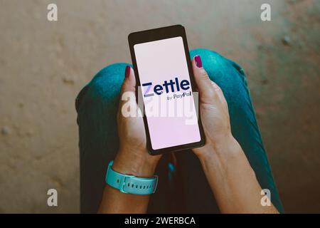 Brasile. 26 gennaio 2024. In questa immagine, il logo Zettle viene visualizzato sullo schermo dello smartphone. (Immagine di credito: © Rafael Henrique/SOPA Images via ZUMA Press Wire) SOLO USO EDITORIALE! Non per USO commerciale! Foto Stock