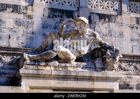 Statua delle fontane del Mare Adriatico dei due mari a Roma, Italia Foto Stock