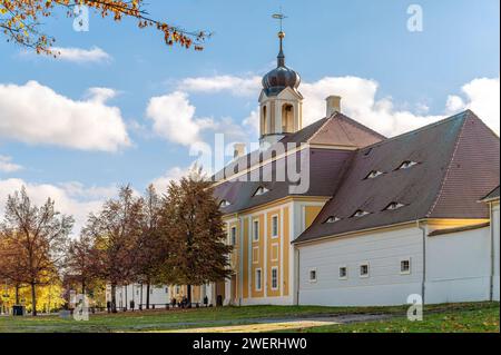 Edificio d'ingresso del castello barocco Rammenau, Sassonia, Germania Foto Stock