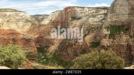 Panorama della Cable Mountain dall'Angels Landing a Zion Foto Stock