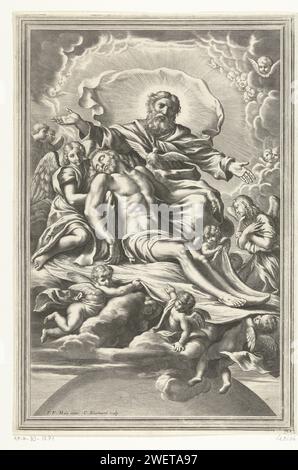 La Santissima Trinità, Cornelis Bloemaert (II), dopo Pier Francesco Mola, 1633 - 1692 stampa Dio padre come un vecchio con la barba siede dietro Cristo morto su una tela, sostenuto dagli angeli. Un piccione galleggia tra di loro. Carta che incide Dio padre che tiene il Cristo crocifisso o morto Foto Stock