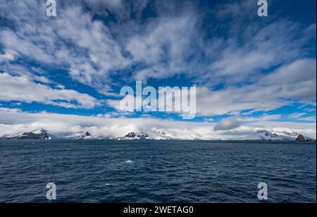 L'Isola degli Elefanti al largo della costa settentrionale dell'Antartide. Foto Stock