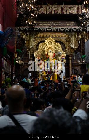 Lalbaughcharaja Idol di Ganapati durante Ganesh Chaturthi Foto Stock