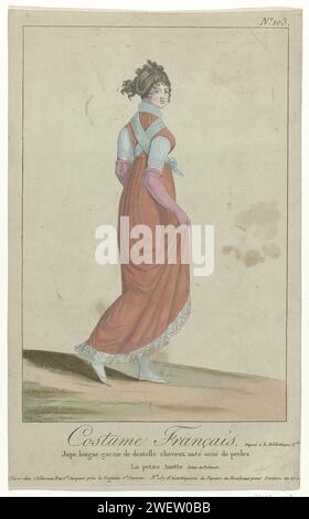 Costume francese, poi nuovo costume parigino 1799-1810, No. 103: Gonna lunga guarnita con dentello (...), 1799 - 1810 donna, vista sul retro, vestita con una gonna lunga, rifinita con pizzo. I capelli sono intrecciati e decorati con perle e piccole frecce. Accessori: Sciarpa, guanti lunghi, scarpe piatte con naso appuntito. La stampa fa parte di una serie di 142 stampe di moda, di cui 115 sono state identificate, pubblicate da J. Chéreau, Parigi, 1799-1810. lastre di incisione/incisione su carta. copricapo (+ abiti da donna). abito, abito (+ abiti da donna). Guanti, guanti (GUANTI LUNGHI) (+ wom Foto Stock