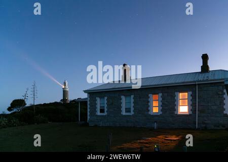 Faro di Eddystone Point, Larapuna (Baia dei fuochi) dove il popolo Palawa porta gli ospiti in passeggiate guidate sulla loro terra, Tasmania, Australia Foto Stock