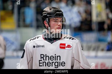 Muenchen, Deutschland. 26 gennaio 2024. Justin Schuetz (Koelner Haie, n. 10). EHC Red Bull Muenchen gegen Koelner Haie, Eishockey, DEL, 41. Spieltag, Saison 2023/2024, 26.01.2024. Foto: Eibner-Pressefoto/Heike Feiner Credit: dpa/Alamy Live News Foto Stock