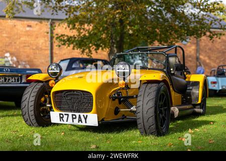 1998 Caterham 7, in mostra al Bicester Heritage Scramble l'8 ottobre 2023. Foto Stock