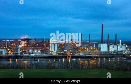 Salzgitter AG acciaieria. Salzgitter AG, Avacon e Lime Tree avviano la gestione della produzione industriale di idrogeno basata sull'elettricità prodotta dal po eolico Foto Stock