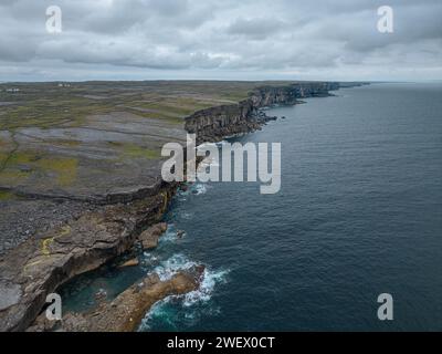 Vista aerea sulla costa di Inishmore Foto Stock
