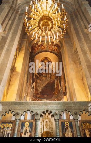 Mtskheta, Georgia. Chiudi l'immagine di Gesù Cristo sul fresco presso la parete interna della cattedrale di Svetitskhoveli del pilastro vivente, antico georgiano Foto Stock