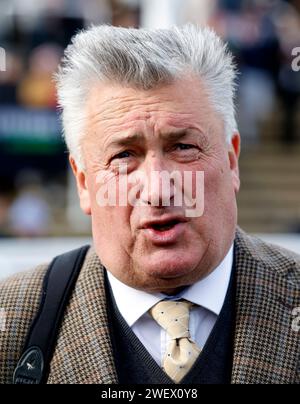 Allenatore Paul Nicholls durante il Festival Trials Day all'ippodromo di Cheltenham. Data immagine: Sabato 27 gennaio 2024. Foto Stock