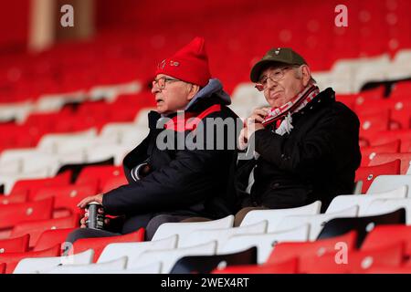 I tifosi prendono posto in vista della partita del quarto turno della Emirates fa Cup Sheffield United contro Brighton e Hove Albion a Bramall Lane, Sheffield, Regno Unito, 27 gennaio 2024 (foto di Conor Molloy/News Images) Foto Stock