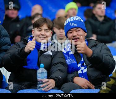 I tifosi dell'Everton sorridono davanti alla partita, durante la partita del quarto turno della Emirates fa Cup Everton vs Luton Town a Goodison Park, Liverpool, Regno Unito, 27 gennaio 2024 (foto di Steve Flynn/News Images) Foto Stock