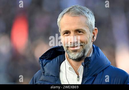 Stoccarda, Deutschland. 27 gennaio 2024. vor Spielbeginn: Allenatore Coach Marco Rose RasenBallsport Leipzig RBL VfB Stuttgart vs RasenBallsport Leipzig RBL 27.01.2024 LE NORMATIVE DFL VIETANO L'USO DI FOTOGRAFIE COME SEQUENZE DI IMMAGINI E/O QUASI-VIDEO/dpa/Alamy Live News Foto Stock