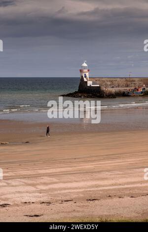 Faro del porto di Balbriggan, contea di Dublino, Irlanda Foto Stock